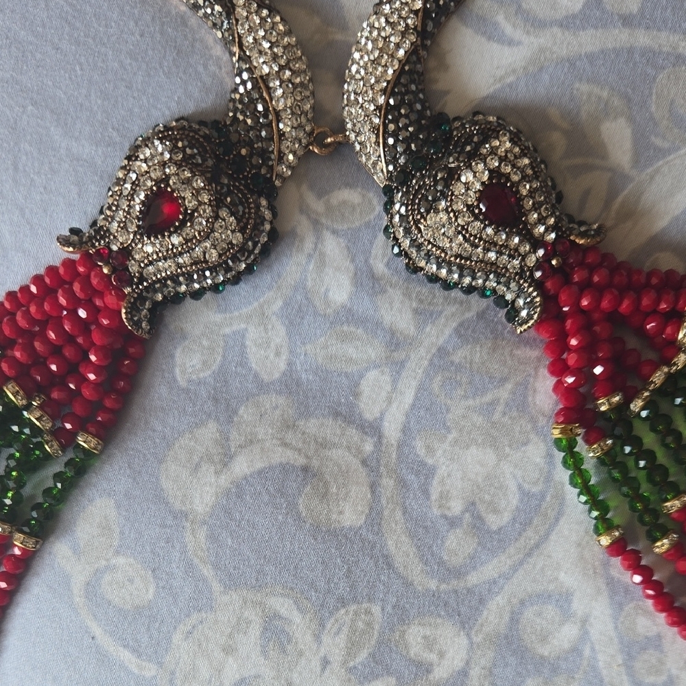 Elegant Red and Green Beaded Necklace - Picture 3 of 6